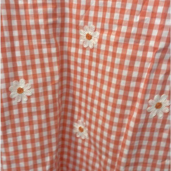 🆕 Altar’d State Gingham Dress with Daisies Embroidered all Over. Smock Back NWT - Picture 5 of 9